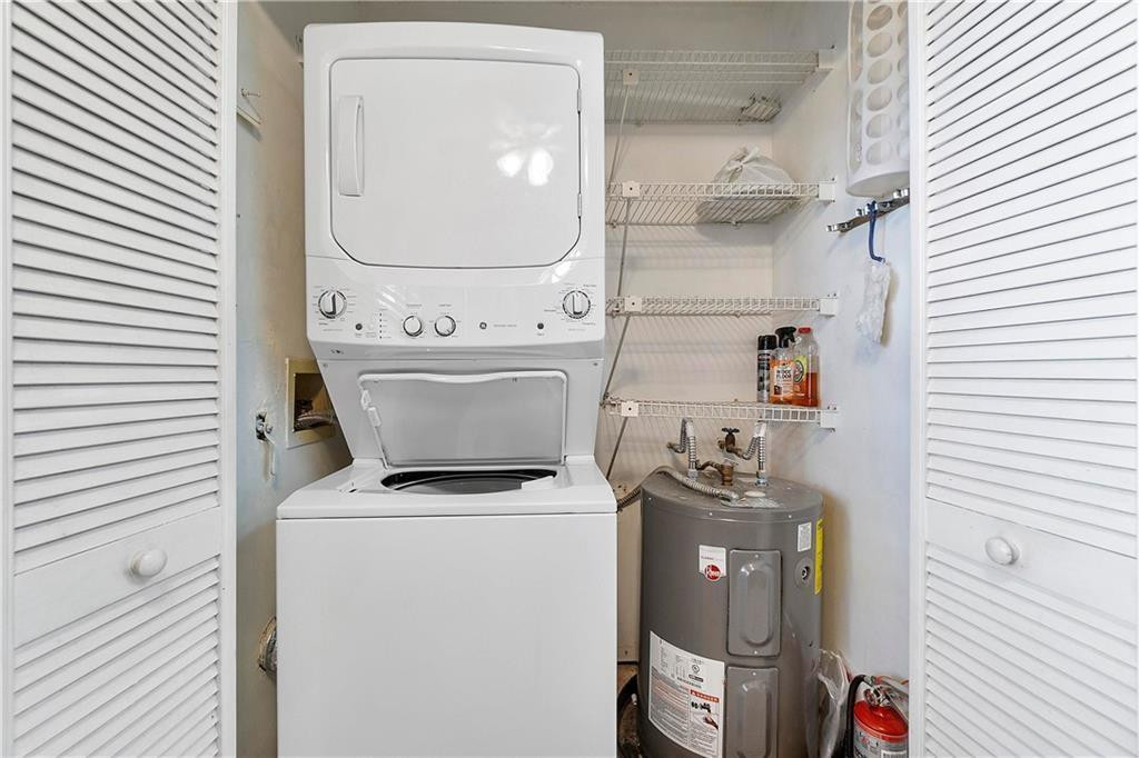 Palm Lakes - Residential