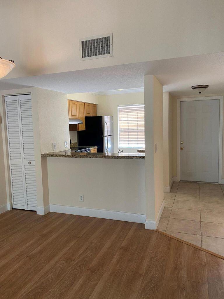 BAY REACH CONDO - Residential Lease