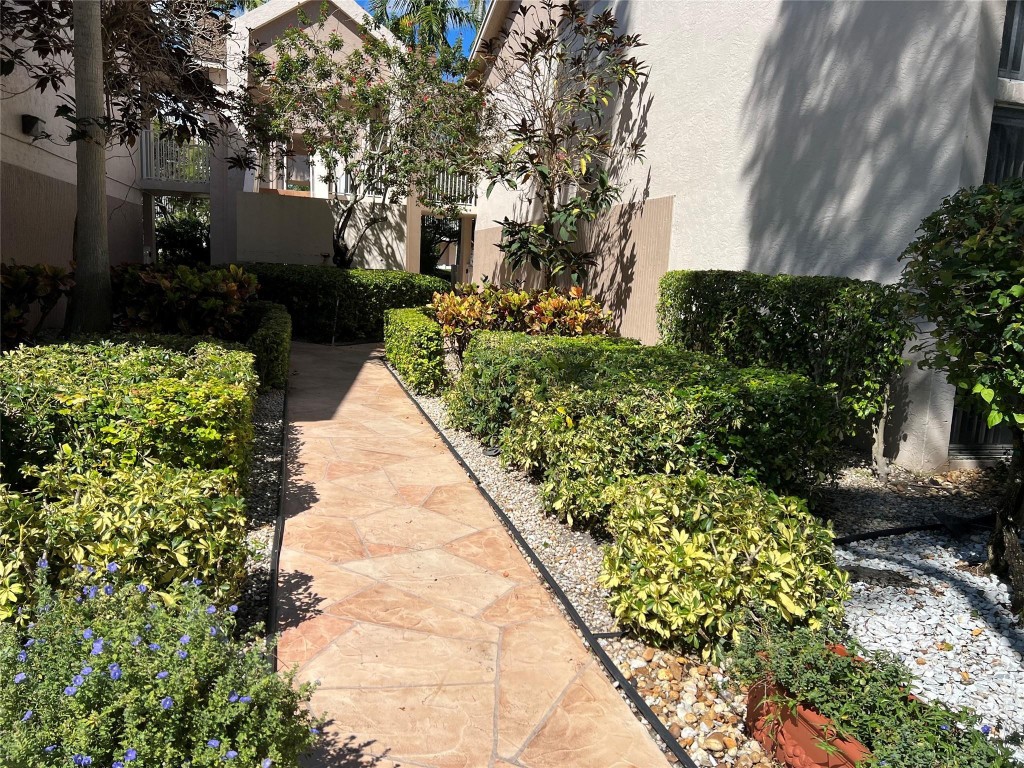 KINGS POINT - Residential