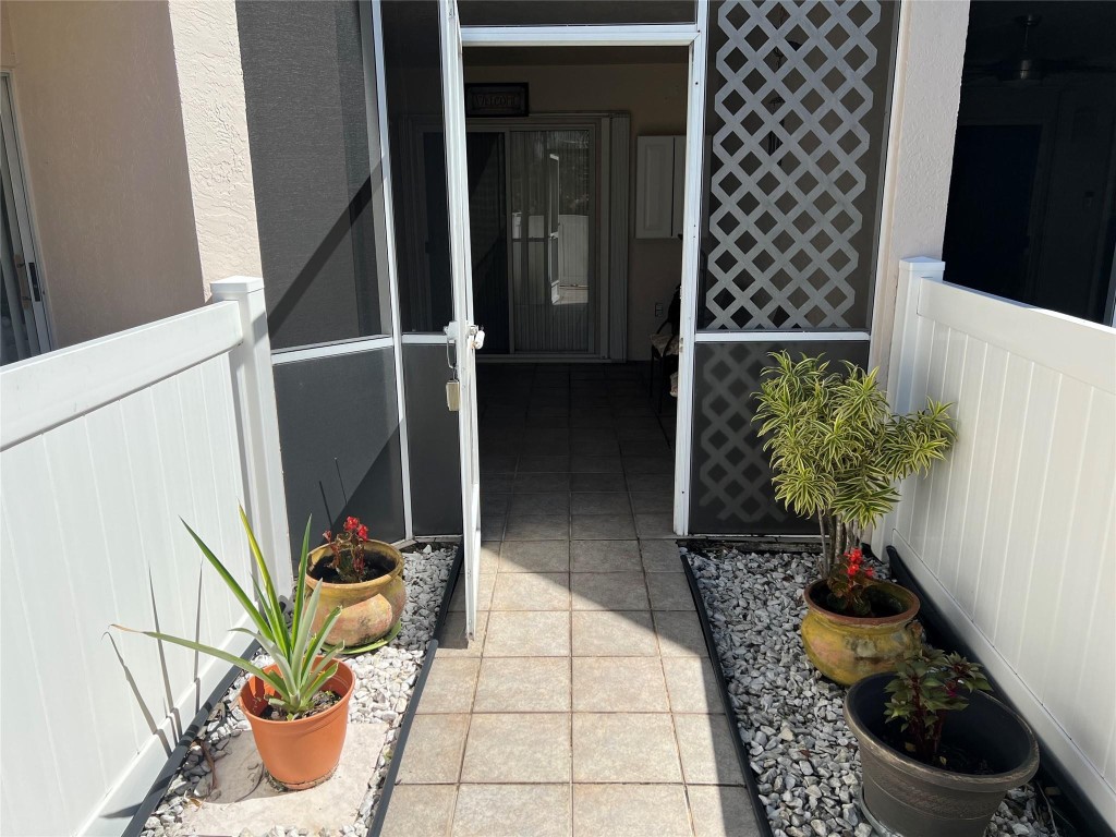 KINGS POINT - Residential