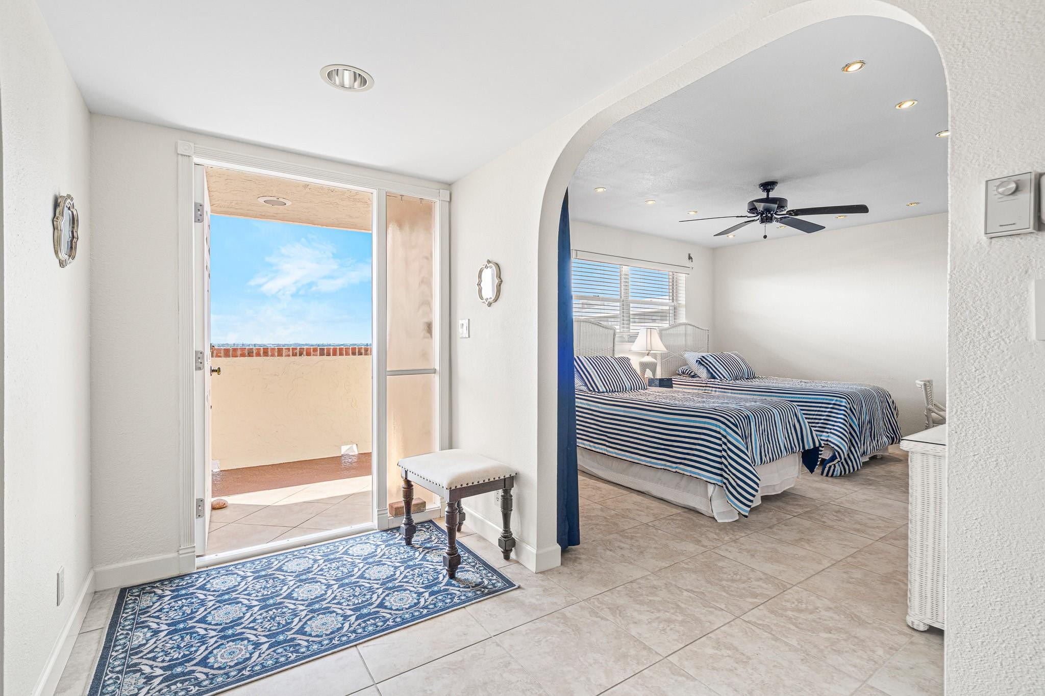 View photos, virtual tours, details... 1537 E Hillsboro Boulevard 945