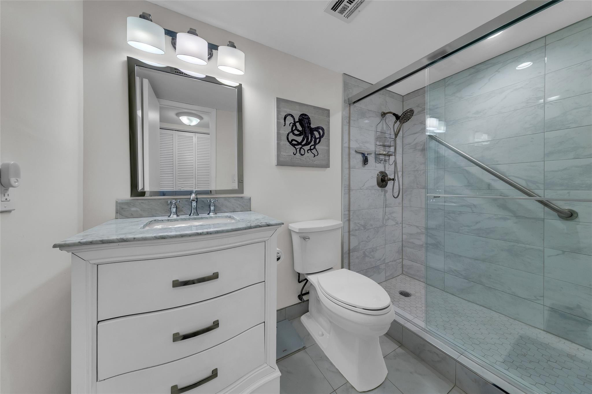 Admiralty Towers Condo - Residential