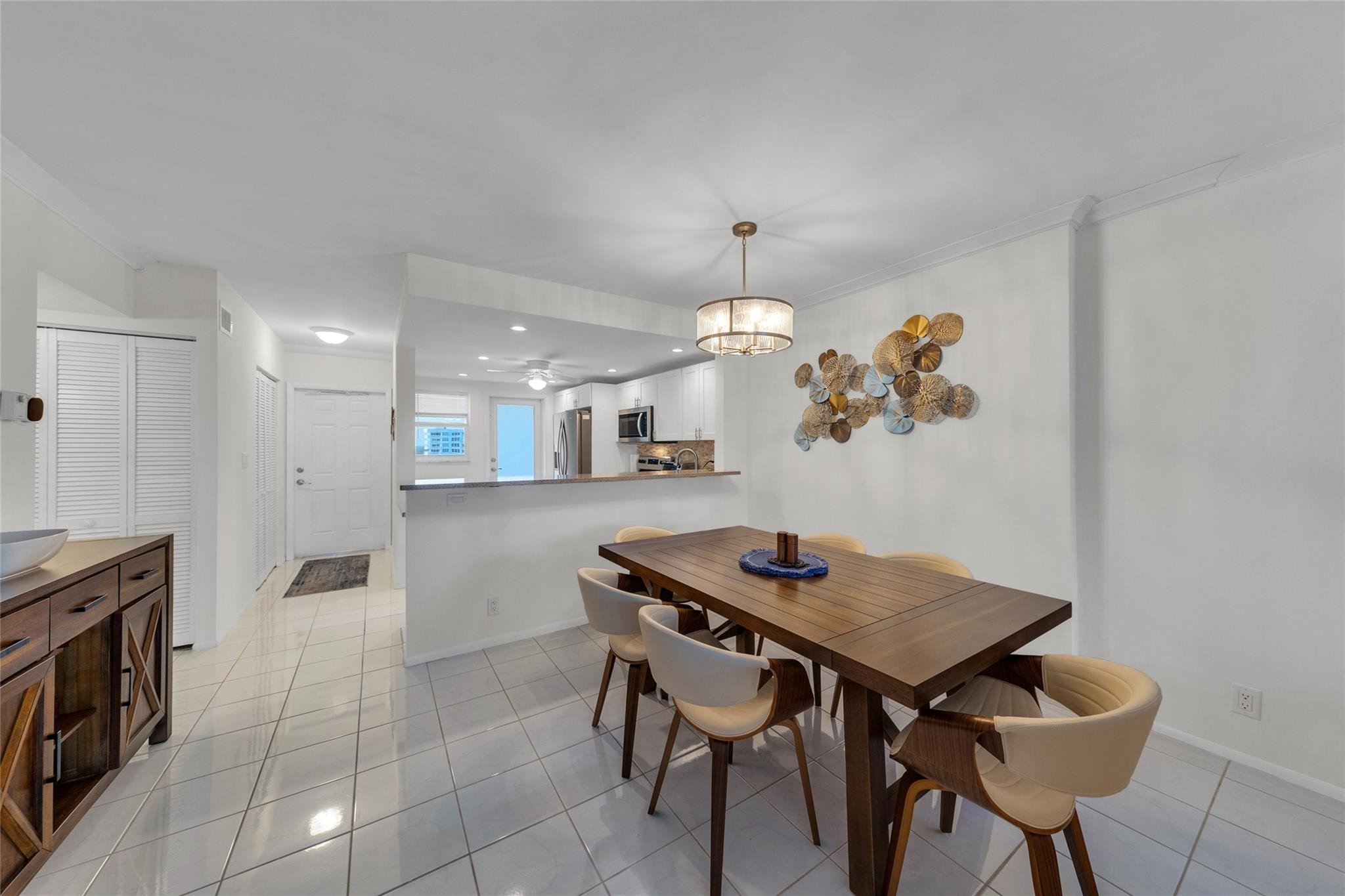 Admiralty Towers Condo - Residential