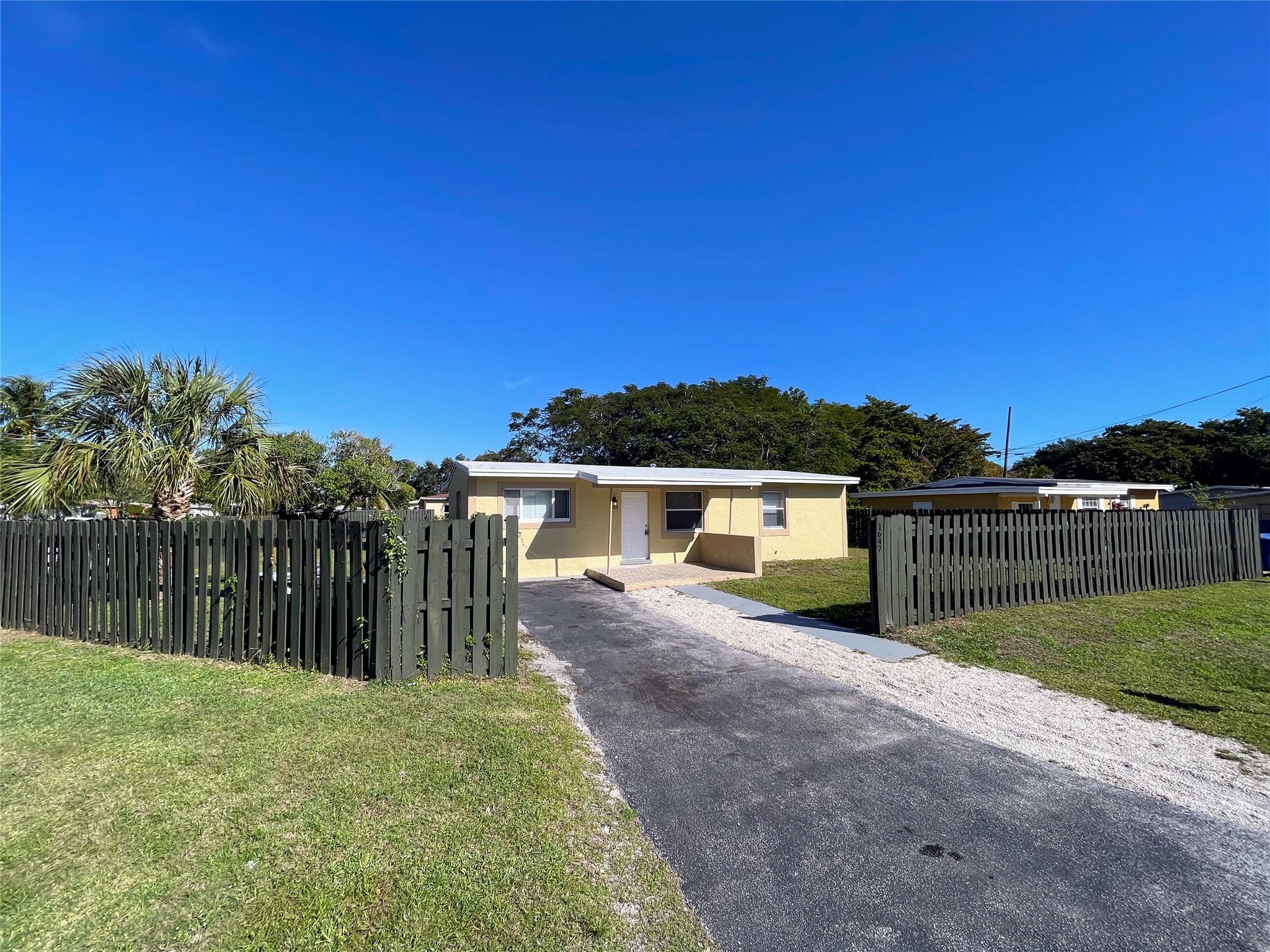 1647 NW 11th Pl