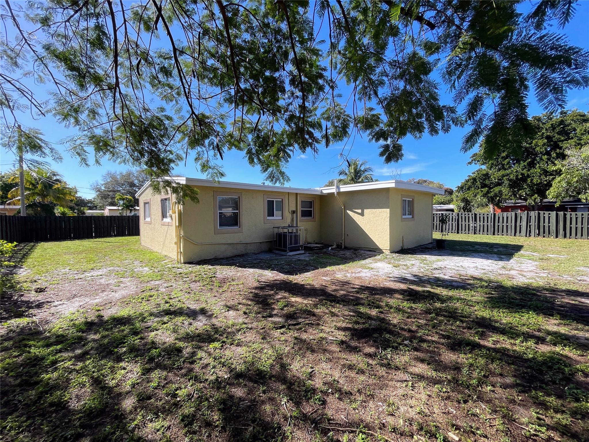 1647 NW 11th Pl
