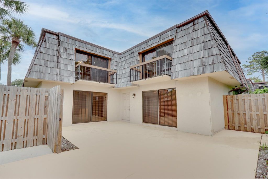 Photo of 4091 Palm Bay Circle, West Palm Beach, FL 33406 (MLS # F10499903)