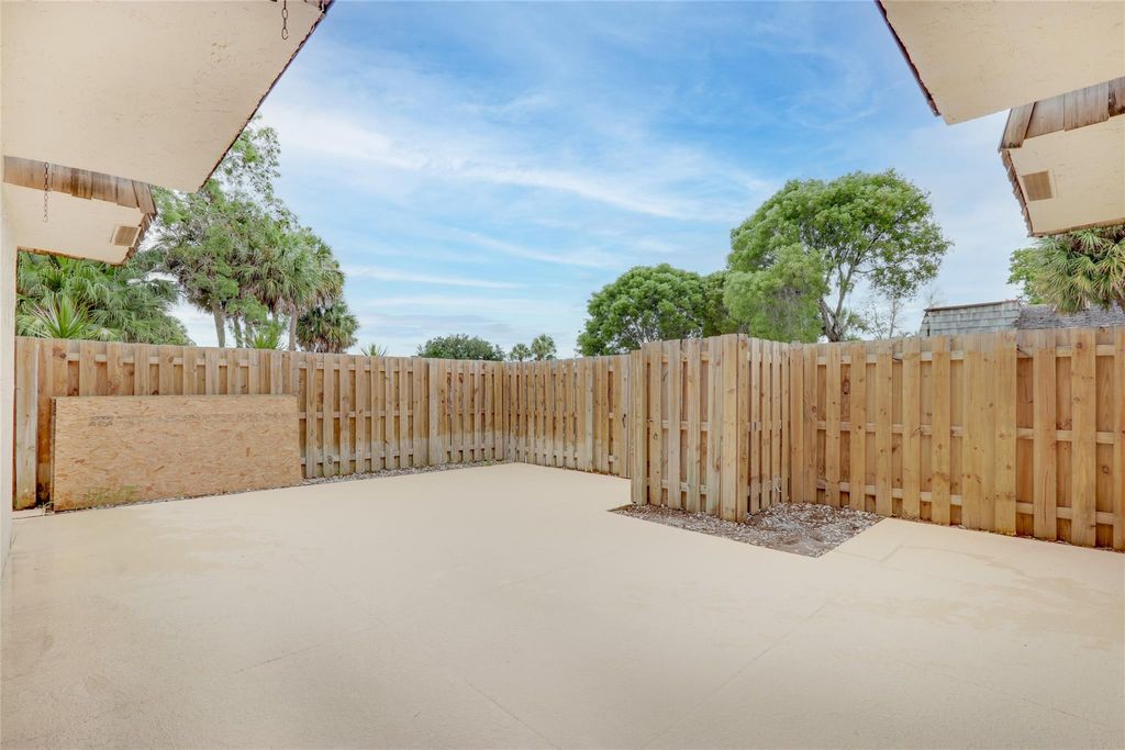 Photo of 4091 Palm Bay Circle, West Palm Beach, FL 33406 (MLS # F10499903)