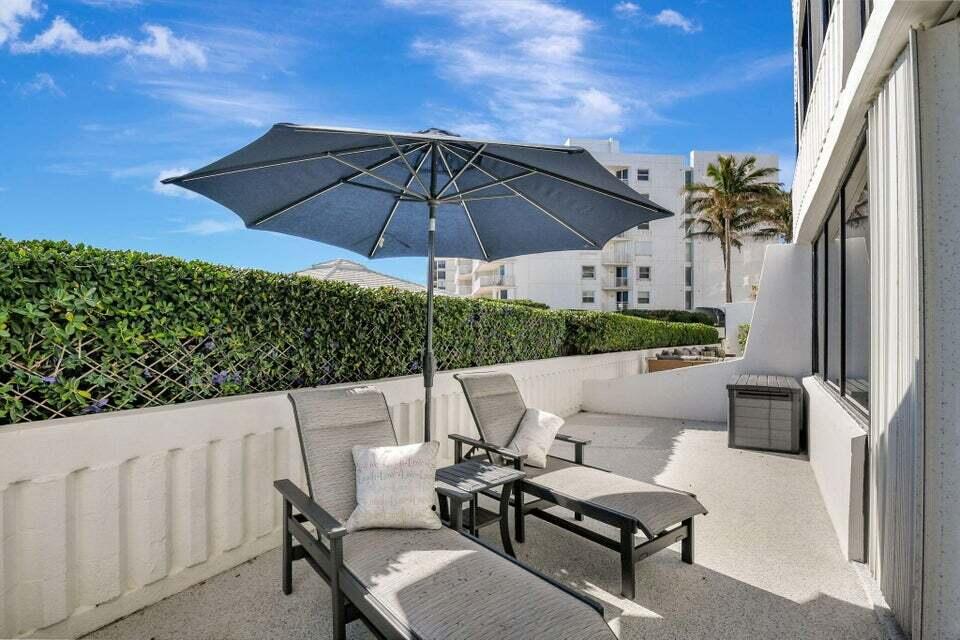 MAYFAIR HOUSE CONDO - Residential