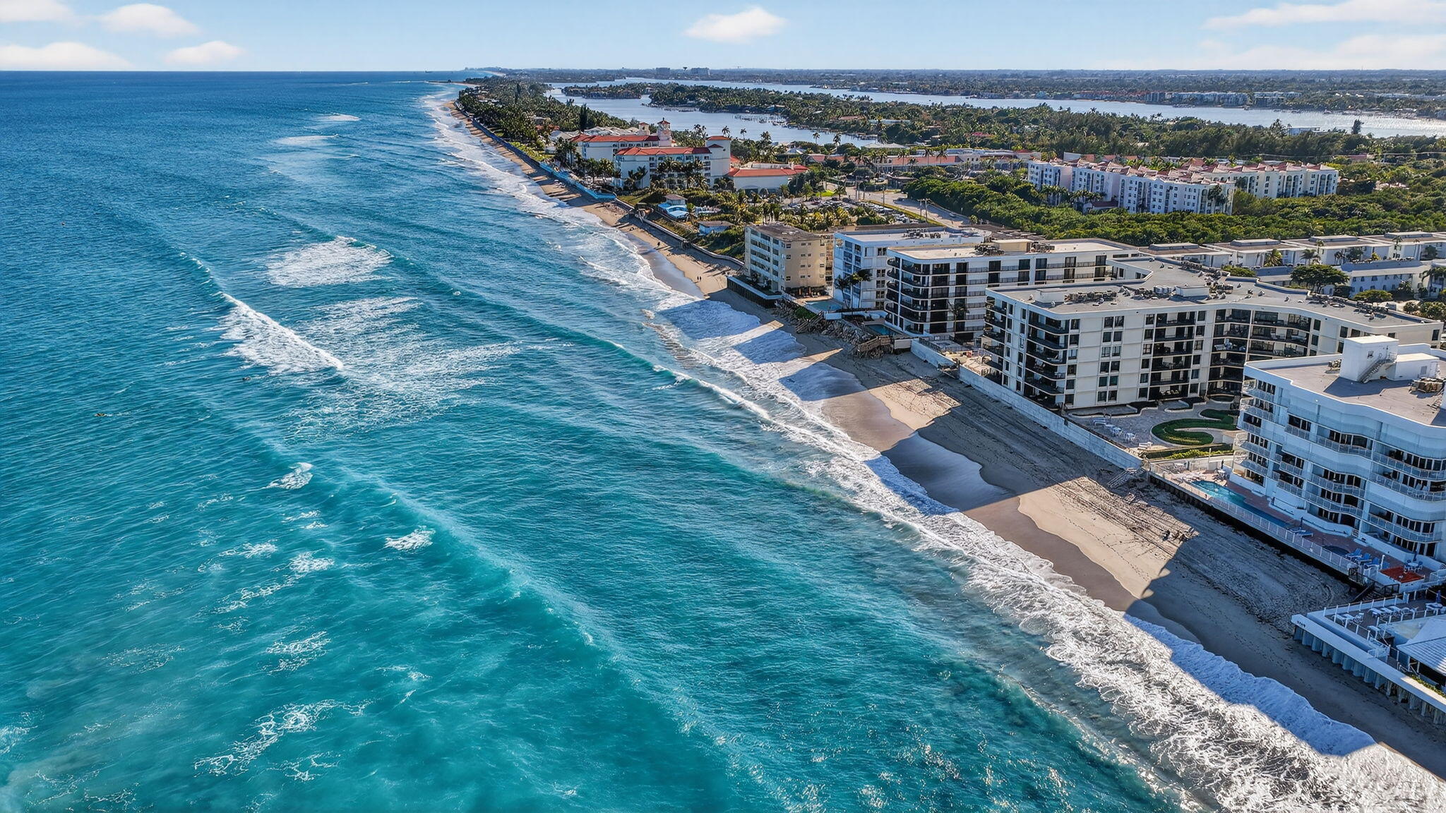 MAYFAIR HOUSE CONDO - Residential