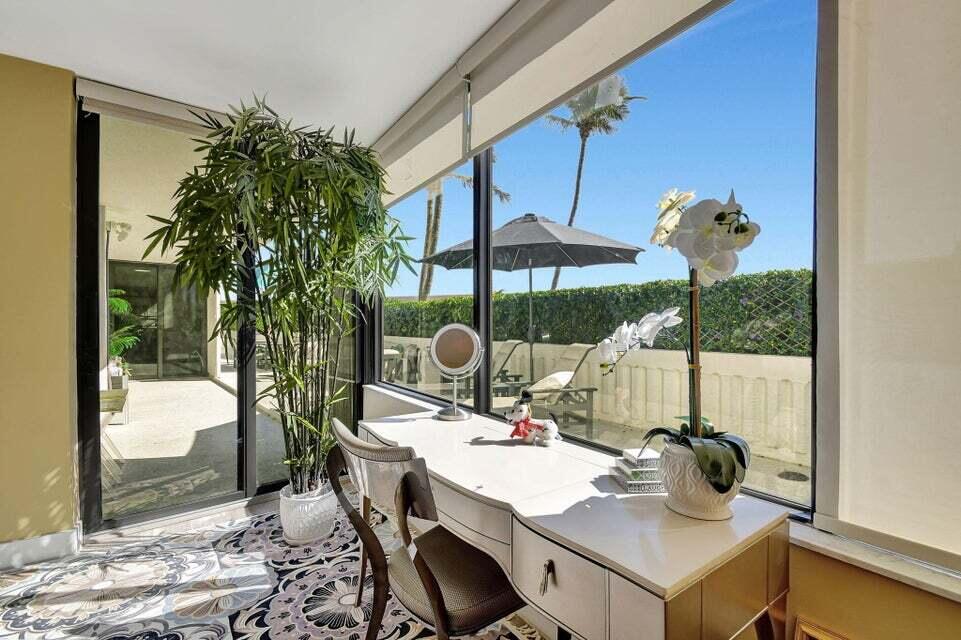 MAYFAIR HOUSE CONDO - Residential