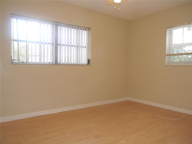 CORAL SPRINGS VILLAGE GRN - Residential Lease