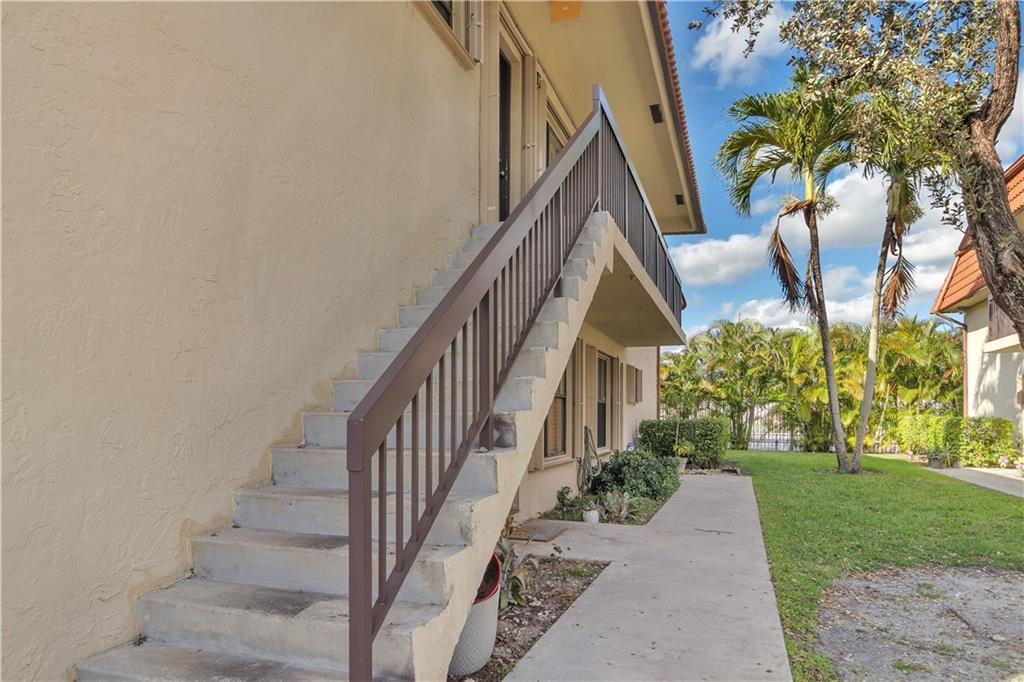Palm Place Condo - Residential