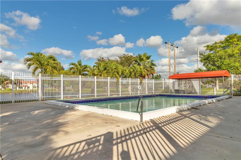 Palm Place Condo - Residential