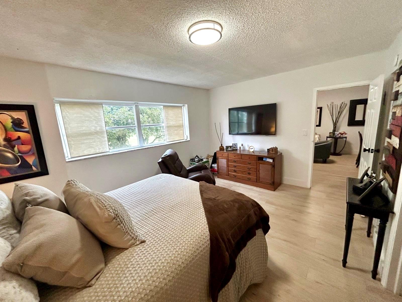 ORIOLE GOLF & TENNIS CLUB - Residential Lease