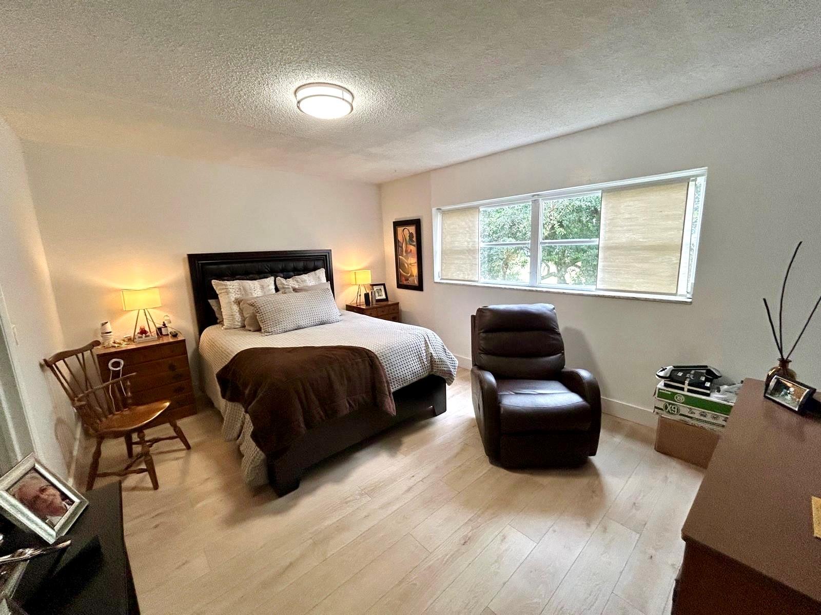 ORIOLE GOLF & TENNIS CLUB - Residential Lease