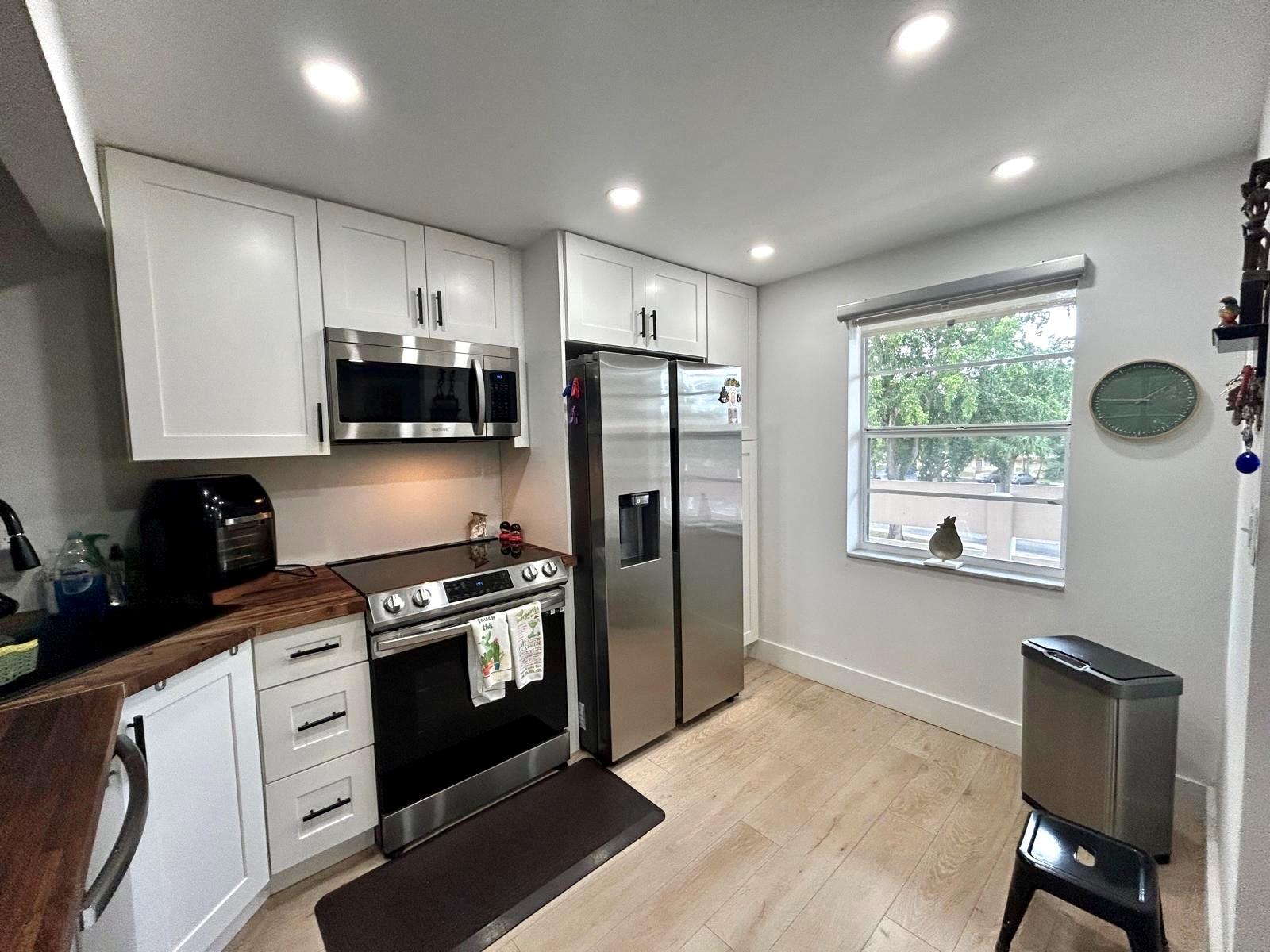 ORIOLE GOLF & TENNIS CLUB - Residential Lease