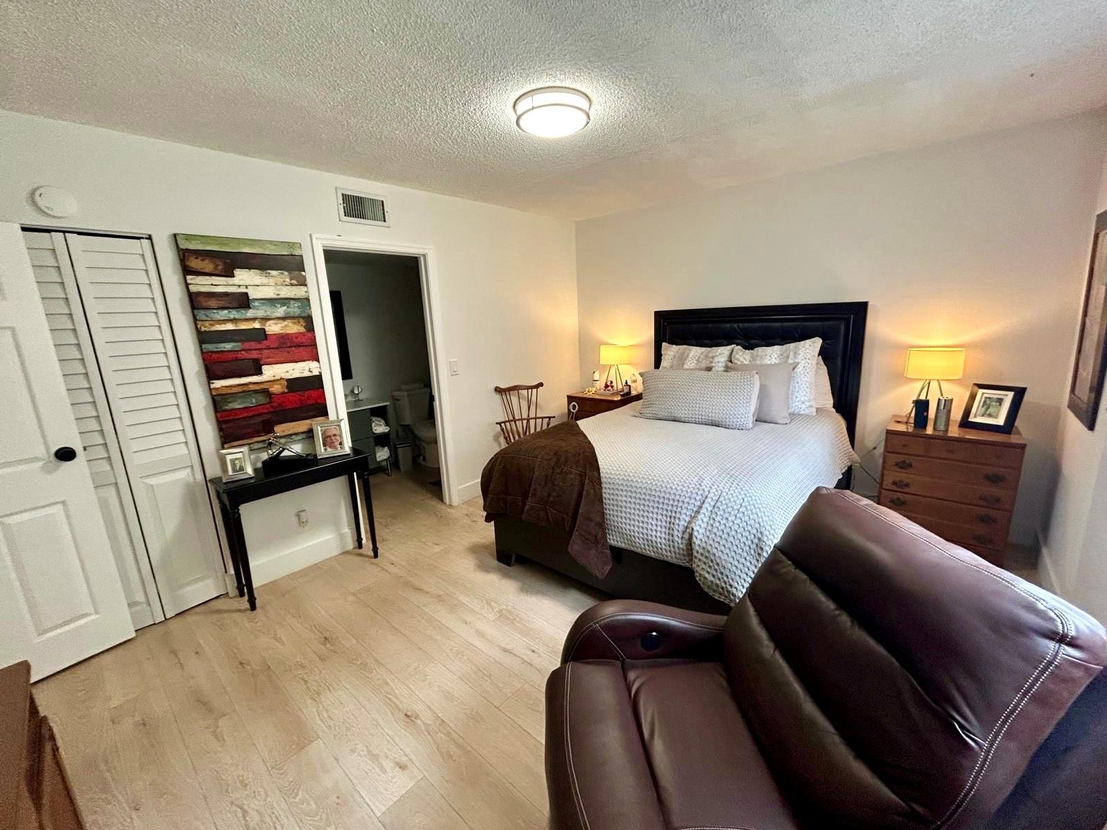 ORIOLE GOLF & TENNIS CLUB - Residential Lease