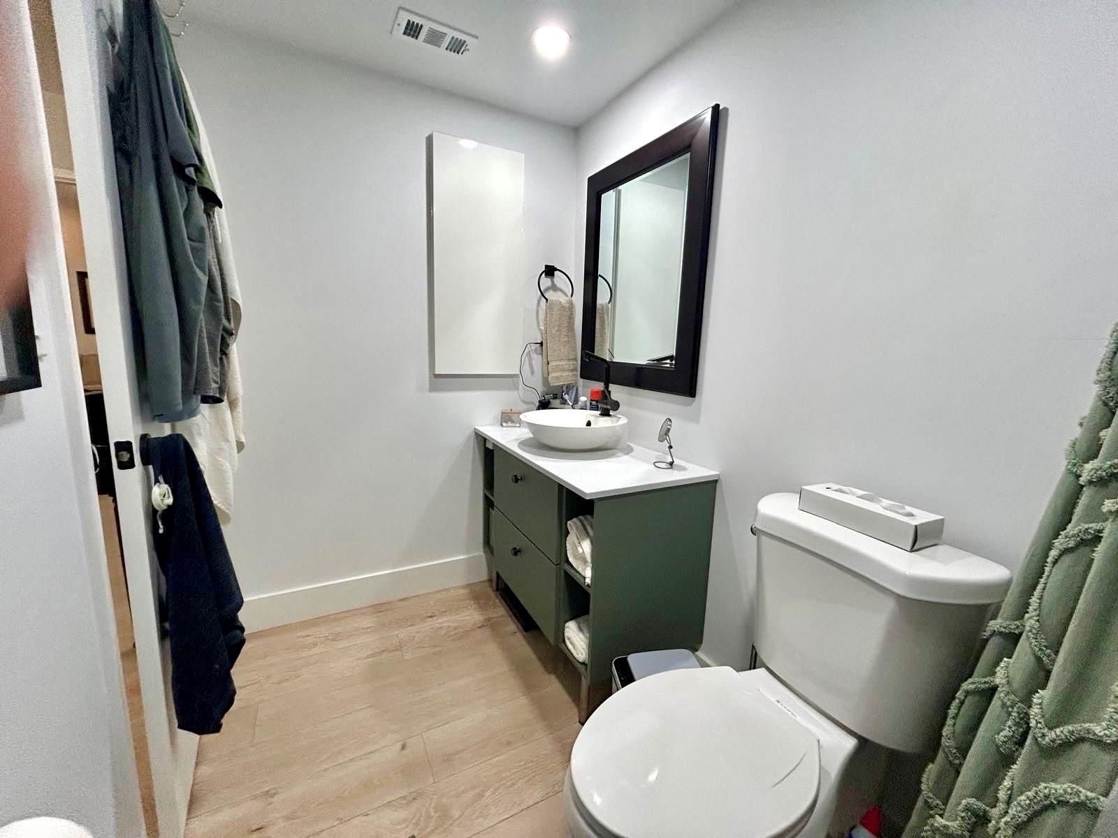 ORIOLE GOLF & TENNIS CLUB - Residential Lease