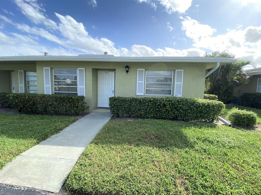 Photo of 2520 Juniper Drive #D, Delray Beach, FL 33445 (MLS # R10755610)