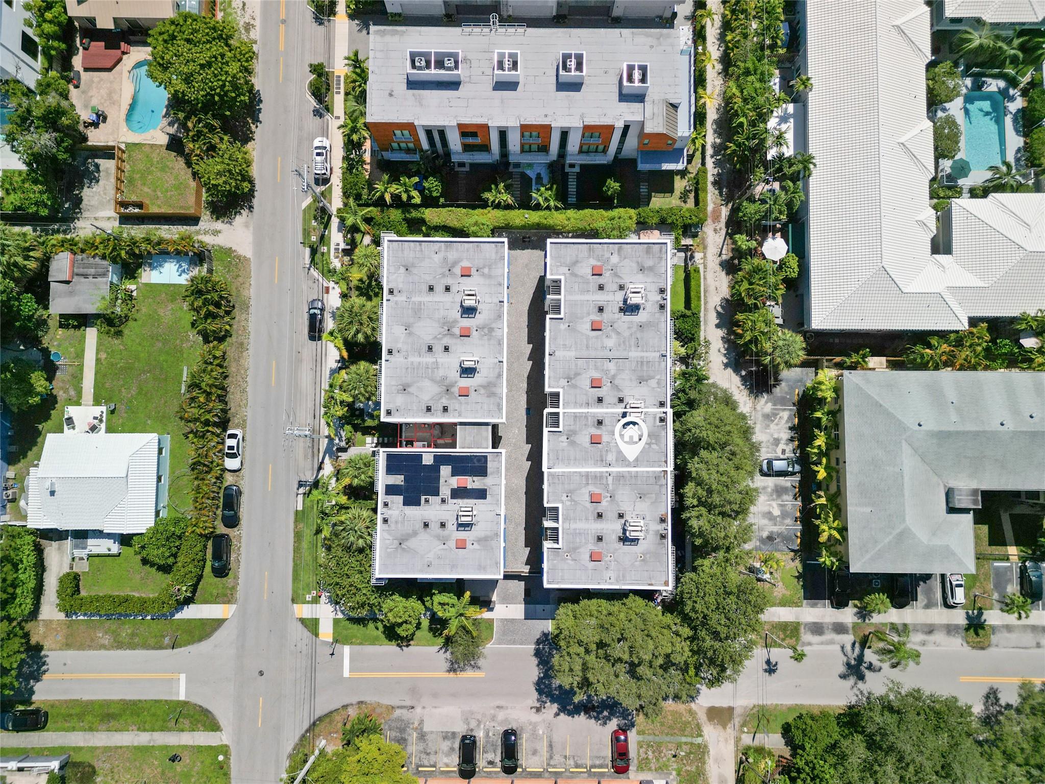 900 NE 4th St B3