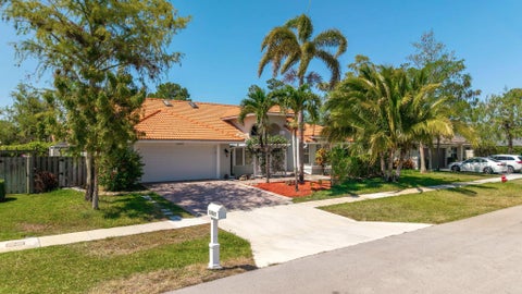 Tiny photo for 13525 BRIXHAM Street, Wellington, FL 33414 (MLS # B26085849)