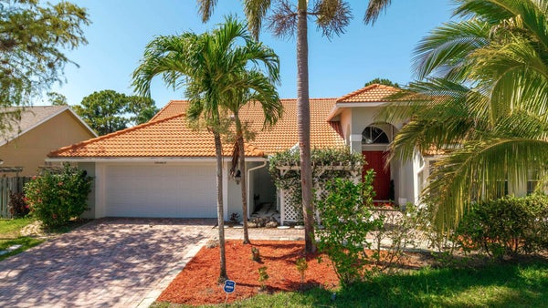 13525 BRIXHAM ST, WELLINGTON, FL 33414 - Image 7700fb8d860c86915d43c2109a49bb53/382299596