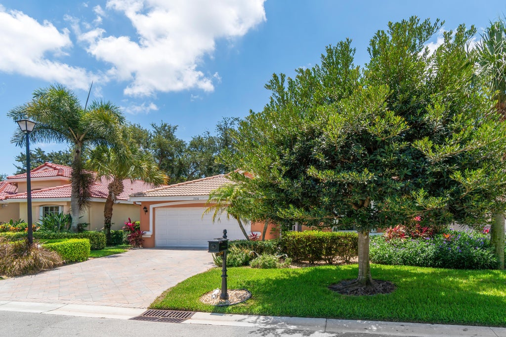 Photo of 7370 Modena Drive, Boynton Beach, FL 33437 (MLS # R11106843)