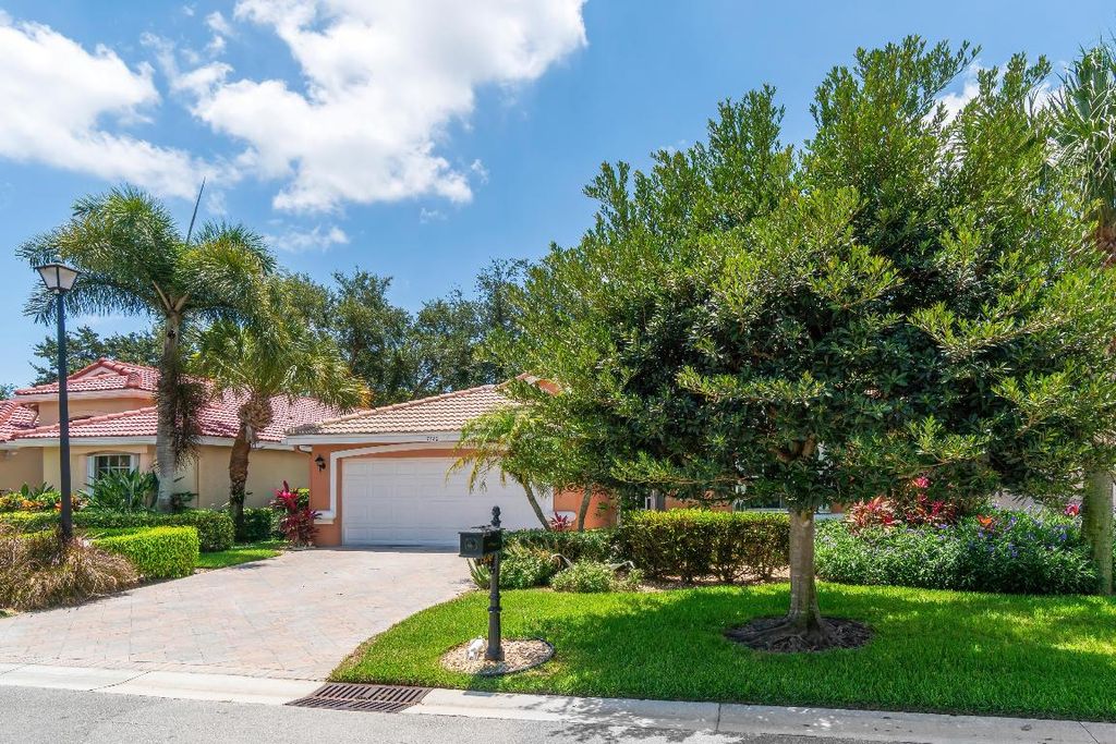 Photo of 7370 Modena Drive, Boynton Beach, FL 33437 (MLS # R11106843)