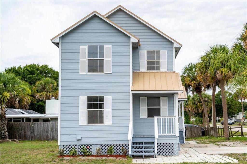 Photo of 901 Ohio Avenue, Fort Pierce, FL 34950 (MLS # R10724747)