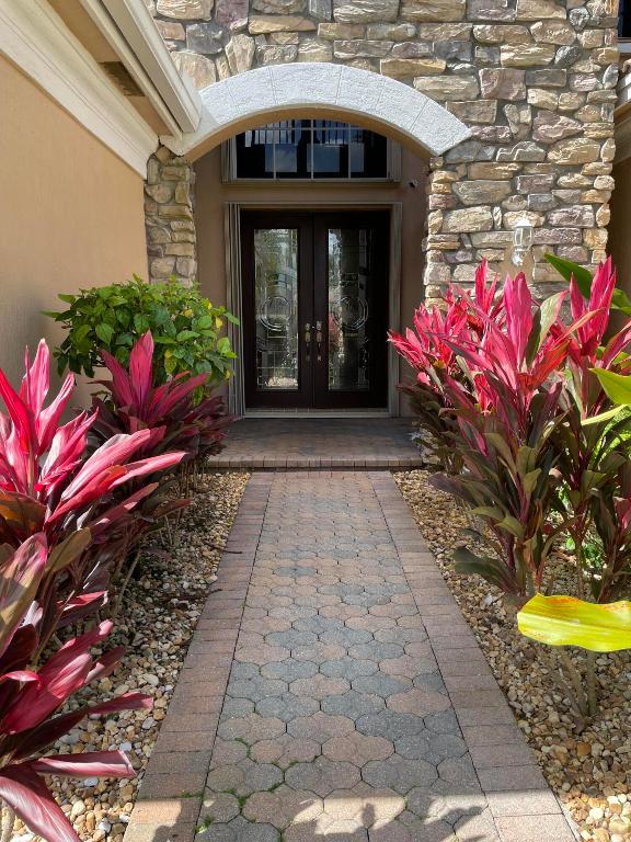 9192 Pineville Drive