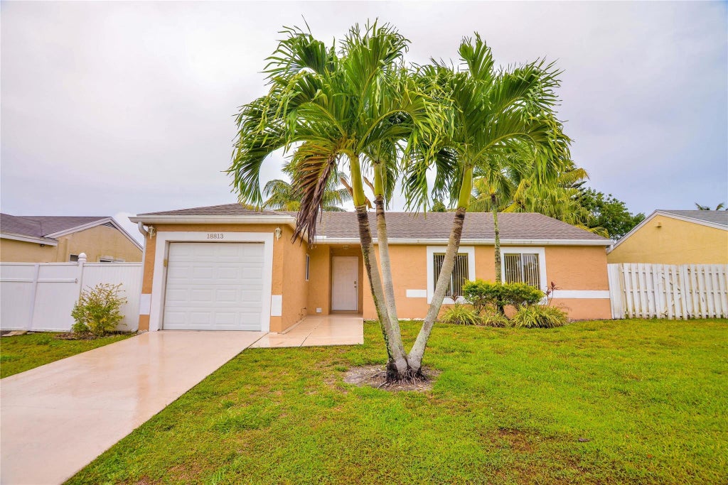Photo of 18813 Cloud Lake Circle, Boca Raton, FL 33496 (MLS # B26029356)