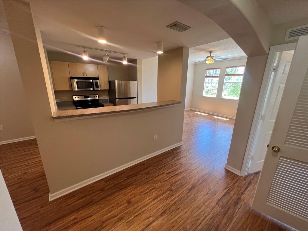 Photo of 533 NE 3rd Avenue #508, Fort Lauderdale, FL 33301 (MLS # B26026380)