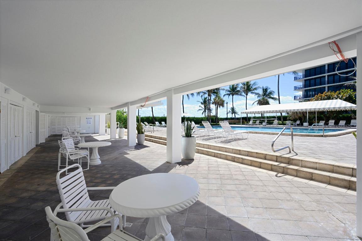 170 N Ocean Boulevard 406, Palm Beach, FL, 33480/$2,250,000 4 170 N Ocean Boulevard 406