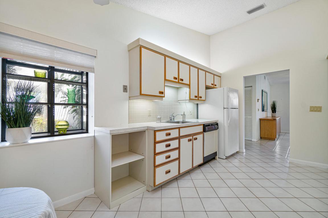 Fairmont Place-Equestrian - Residential