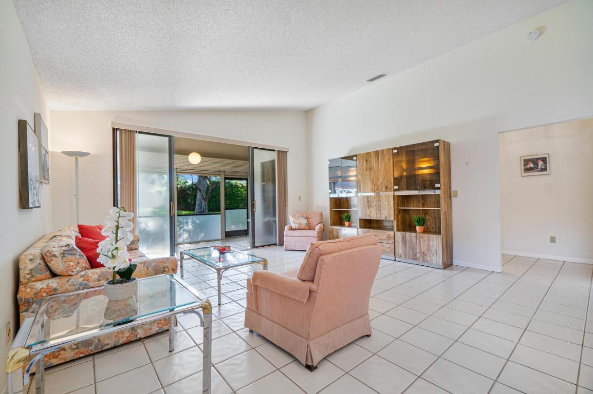 Fairmont Place-Equestrian - Residential