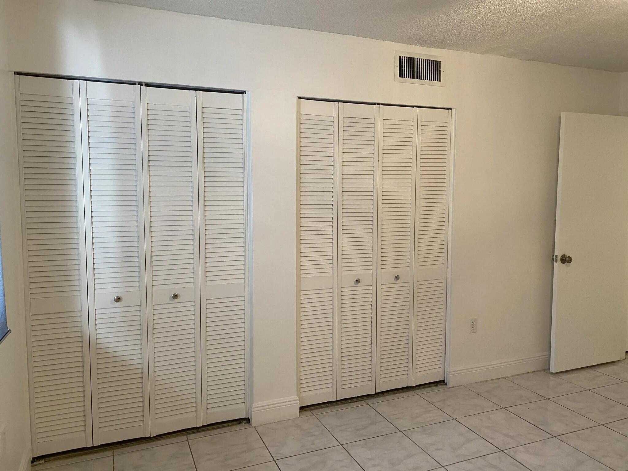 6034 Forest Hill Boulevard 107, West Palm Beach, FL, 33415/$107,000 3 6034 Forest Hill Boulevard 107