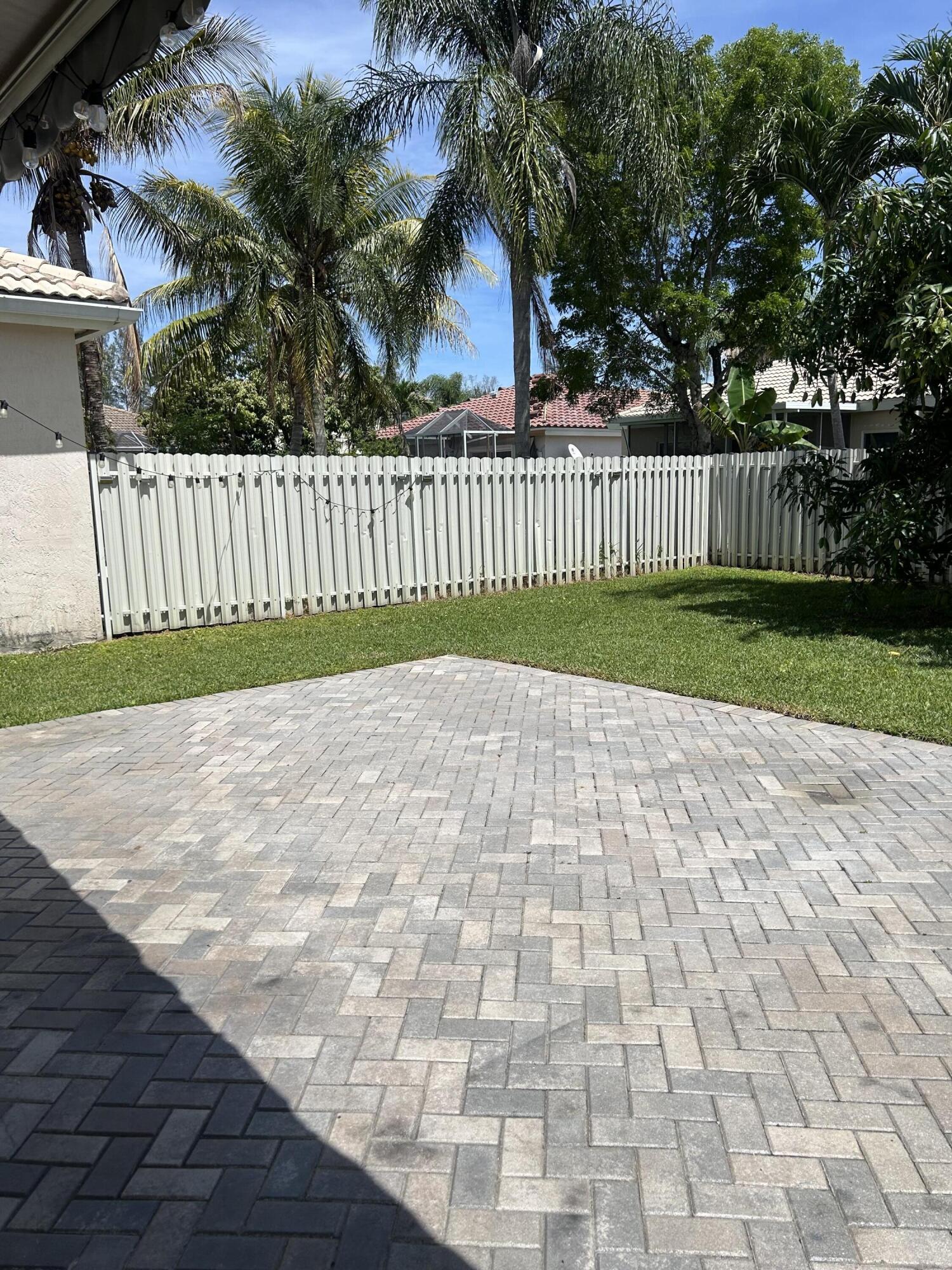 6878 NW 33rd Street