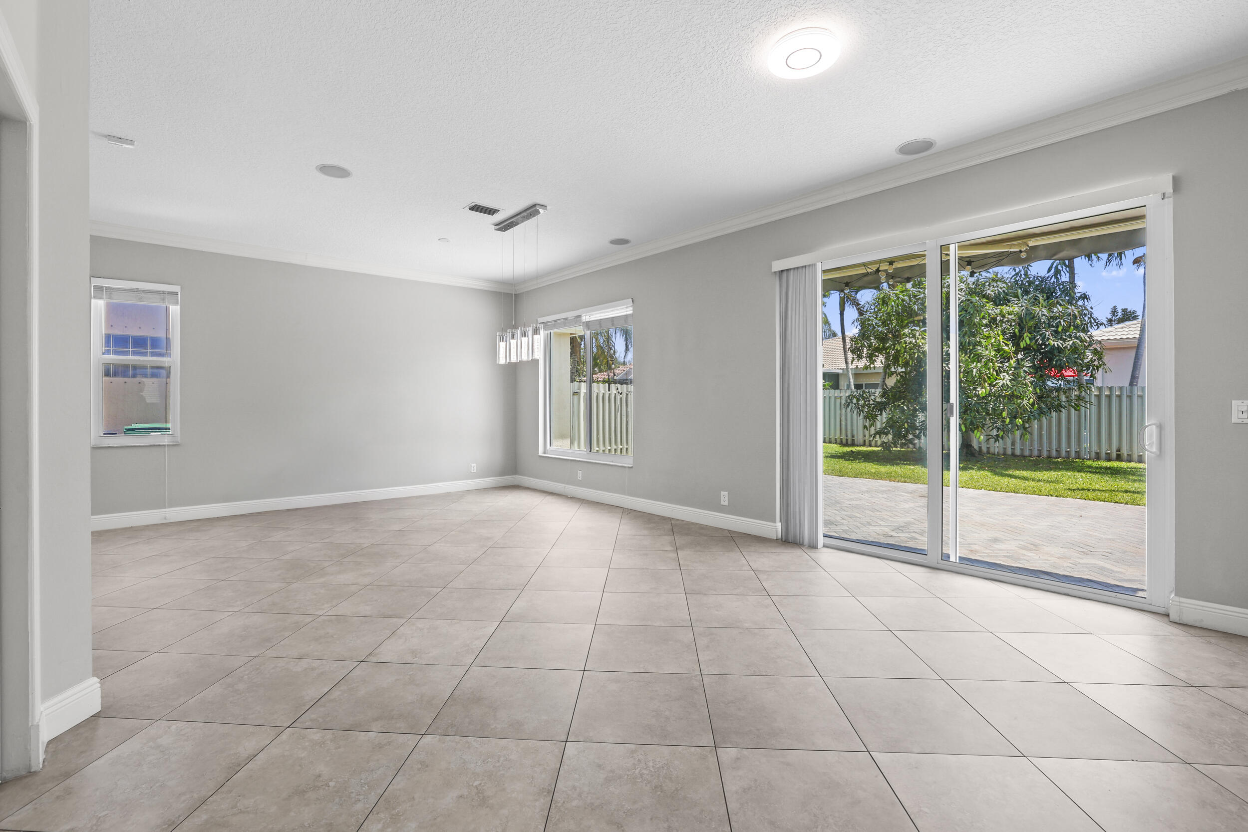 HOLIDAY SPRINGS EAST - Residential