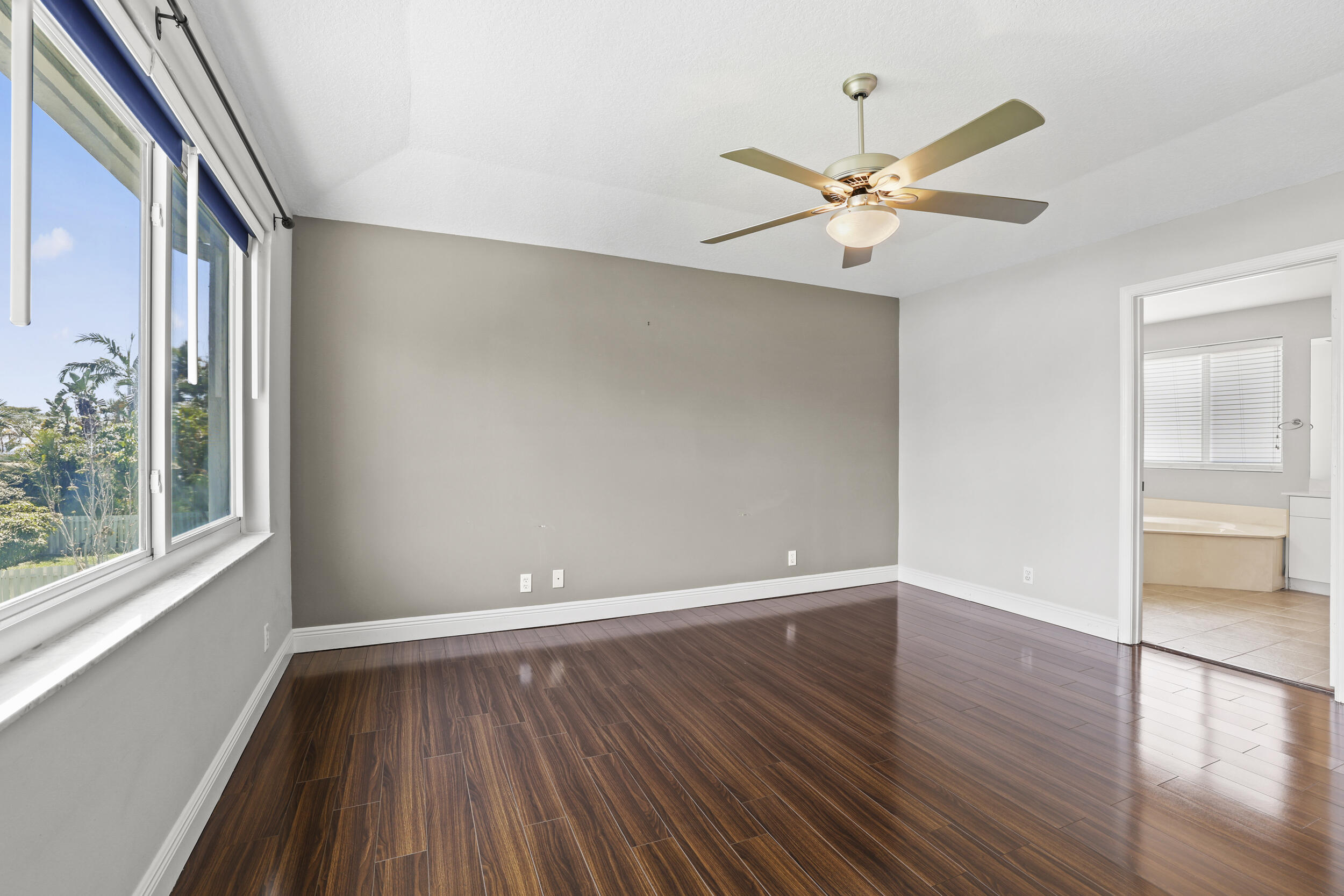 HOLIDAY SPRINGS EAST - Residential