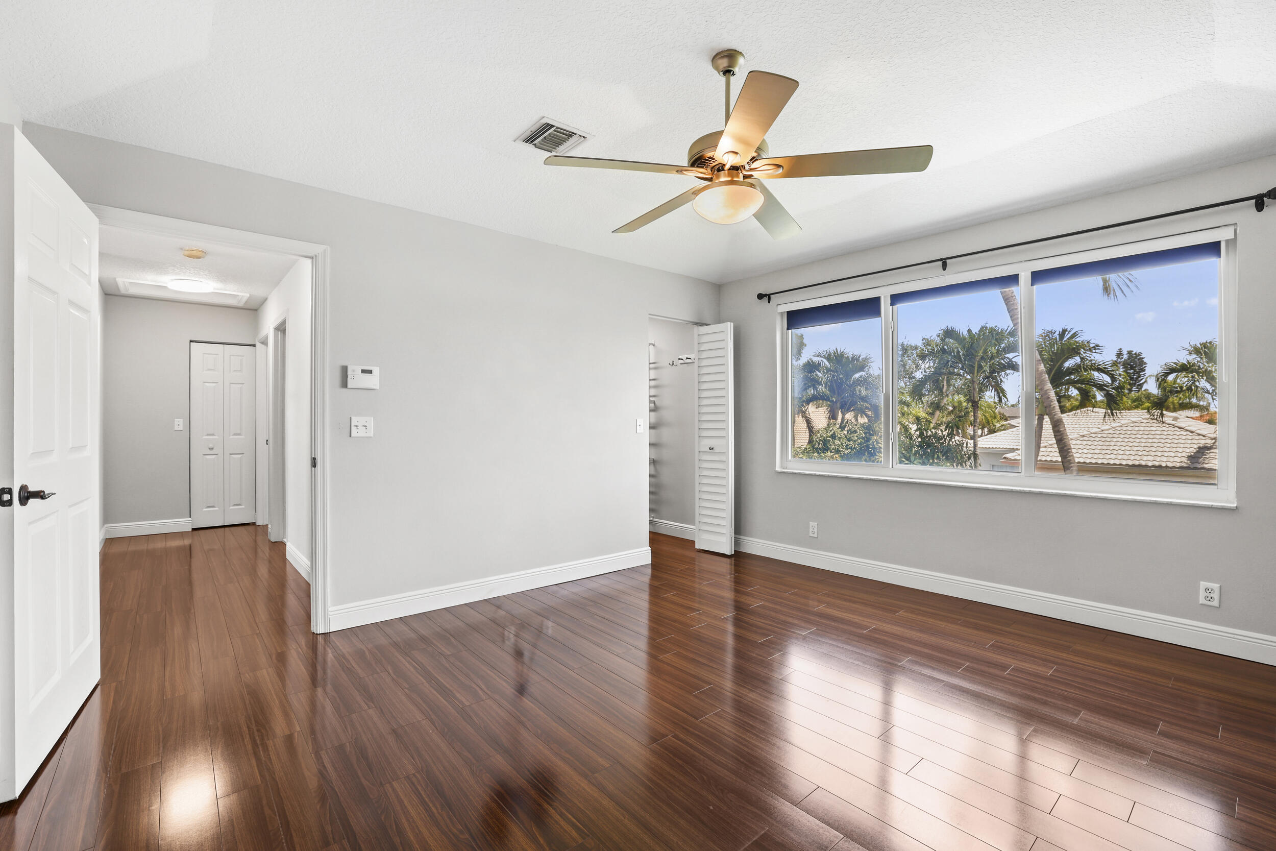 HOLIDAY SPRINGS EAST - Residential