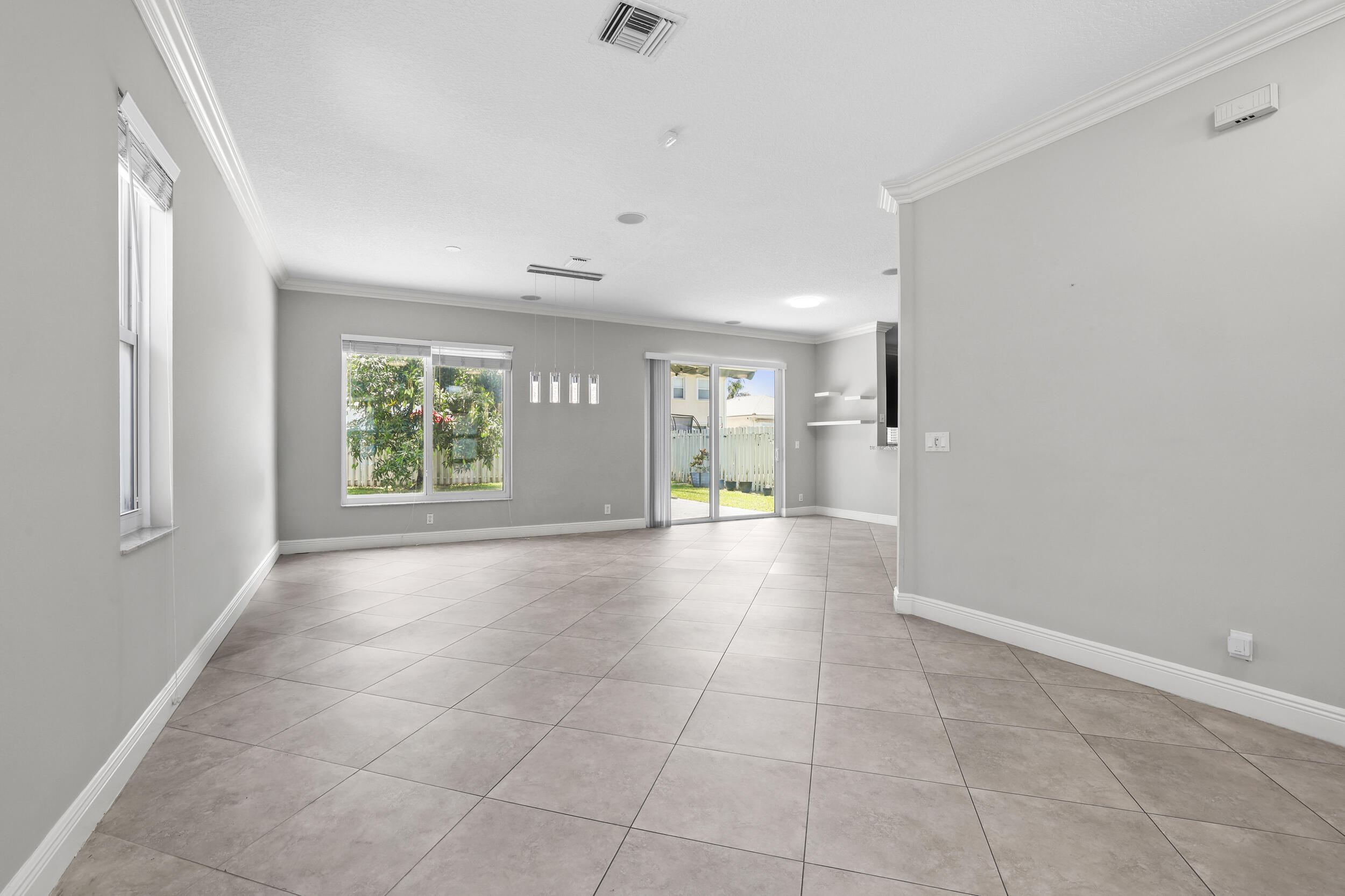 HOLIDAY SPRINGS EAST - Residential
