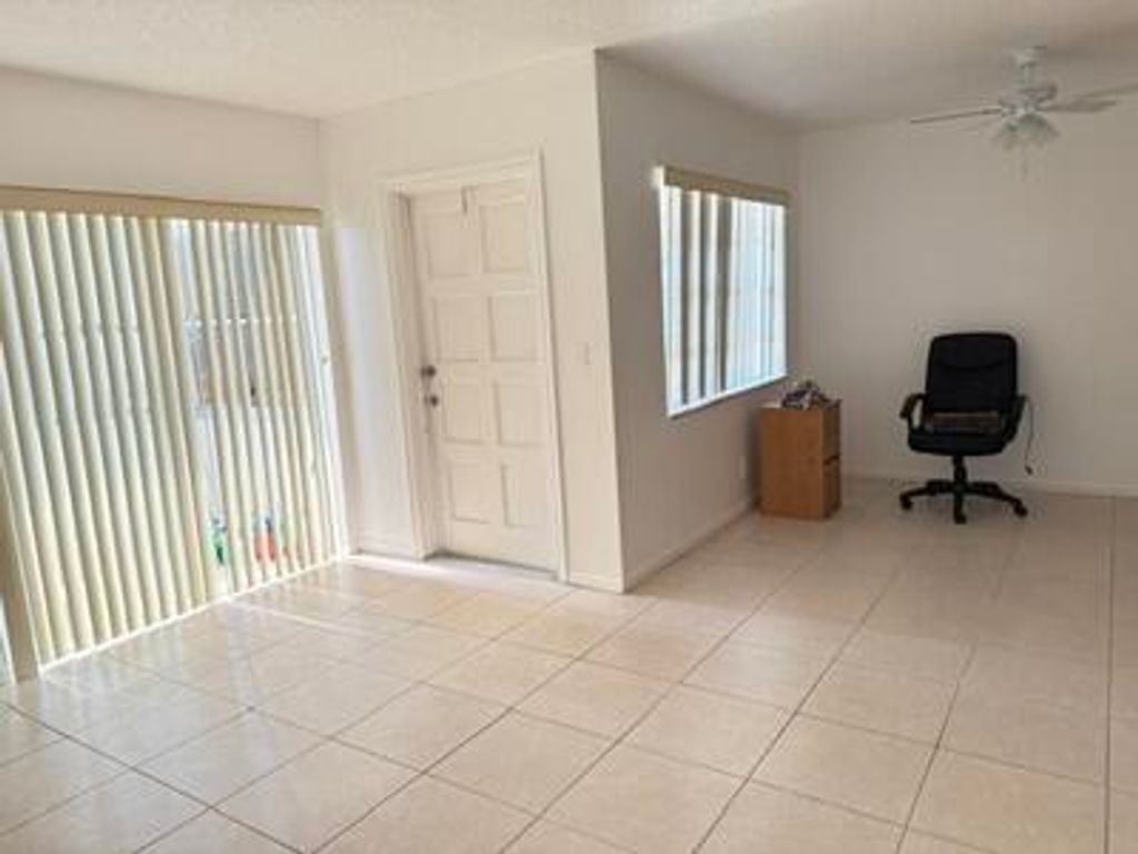 Photo of 187 Stratford N #187, West Palm Beach, FL 33417 (MLS # B26030091)