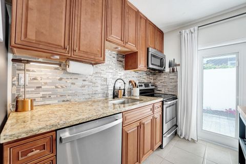 Tiny photo for 510 NE 17th Avenue #103, Fort Lauderdale, FL 33301 (MLS # B26029280)