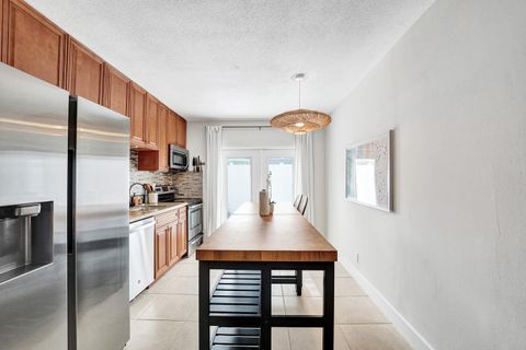 Tiny photo for 510 NE 17th Avenue #103, Fort Lauderdale, FL 33301 (MLS # B26029280)