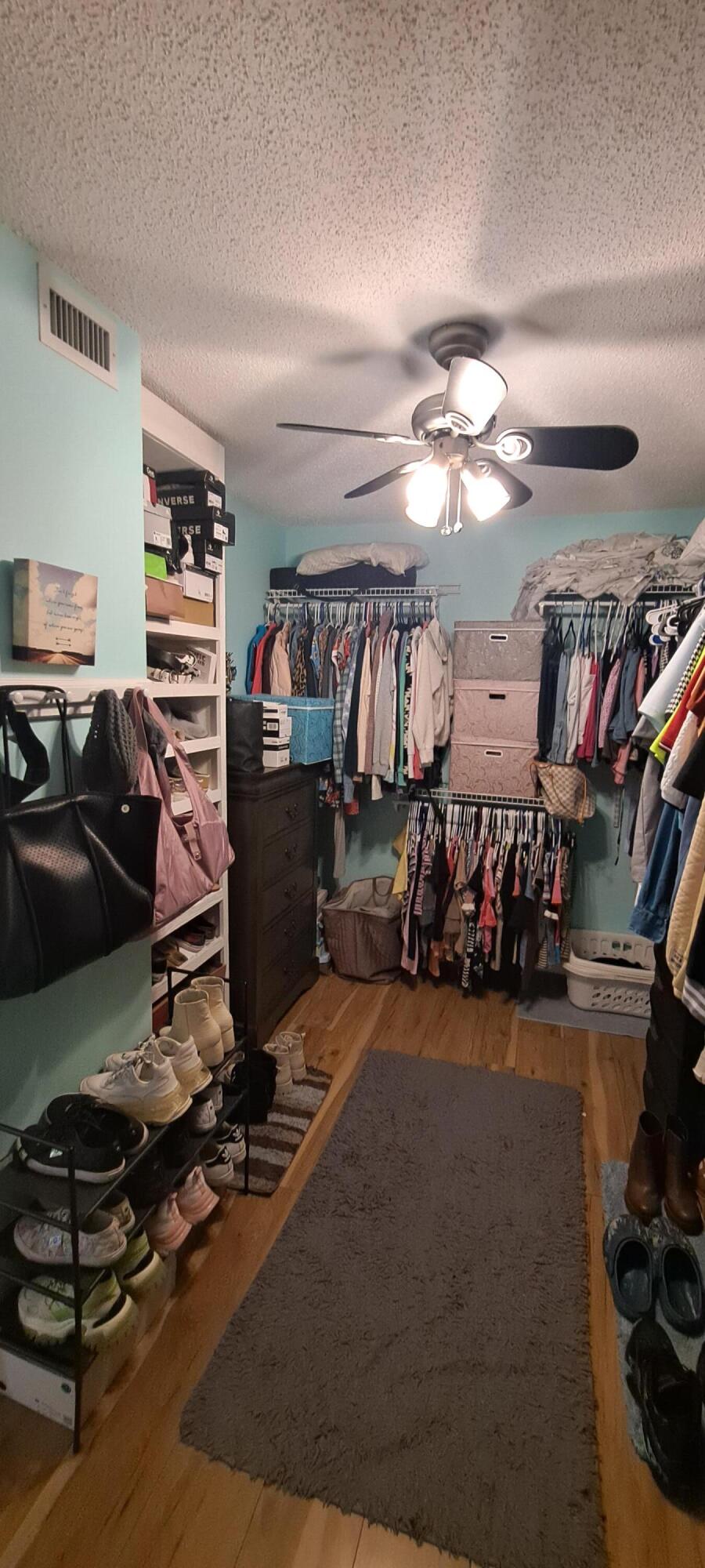 LAKESHORE VILLAGE OF MEADOWOOD PHASE 1 - Residential