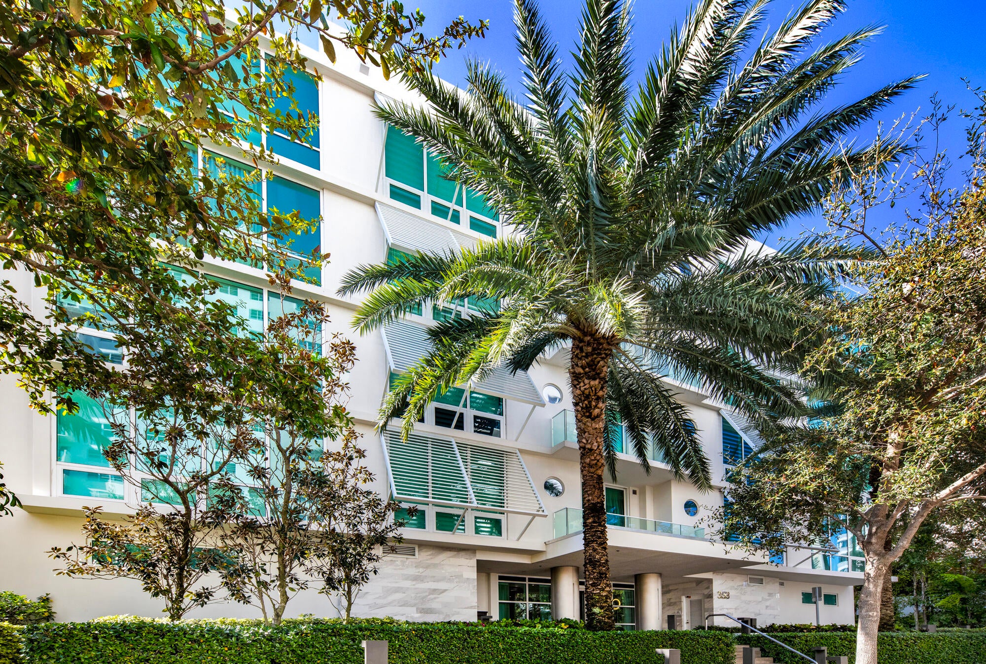 353 SUNSET Drive 202