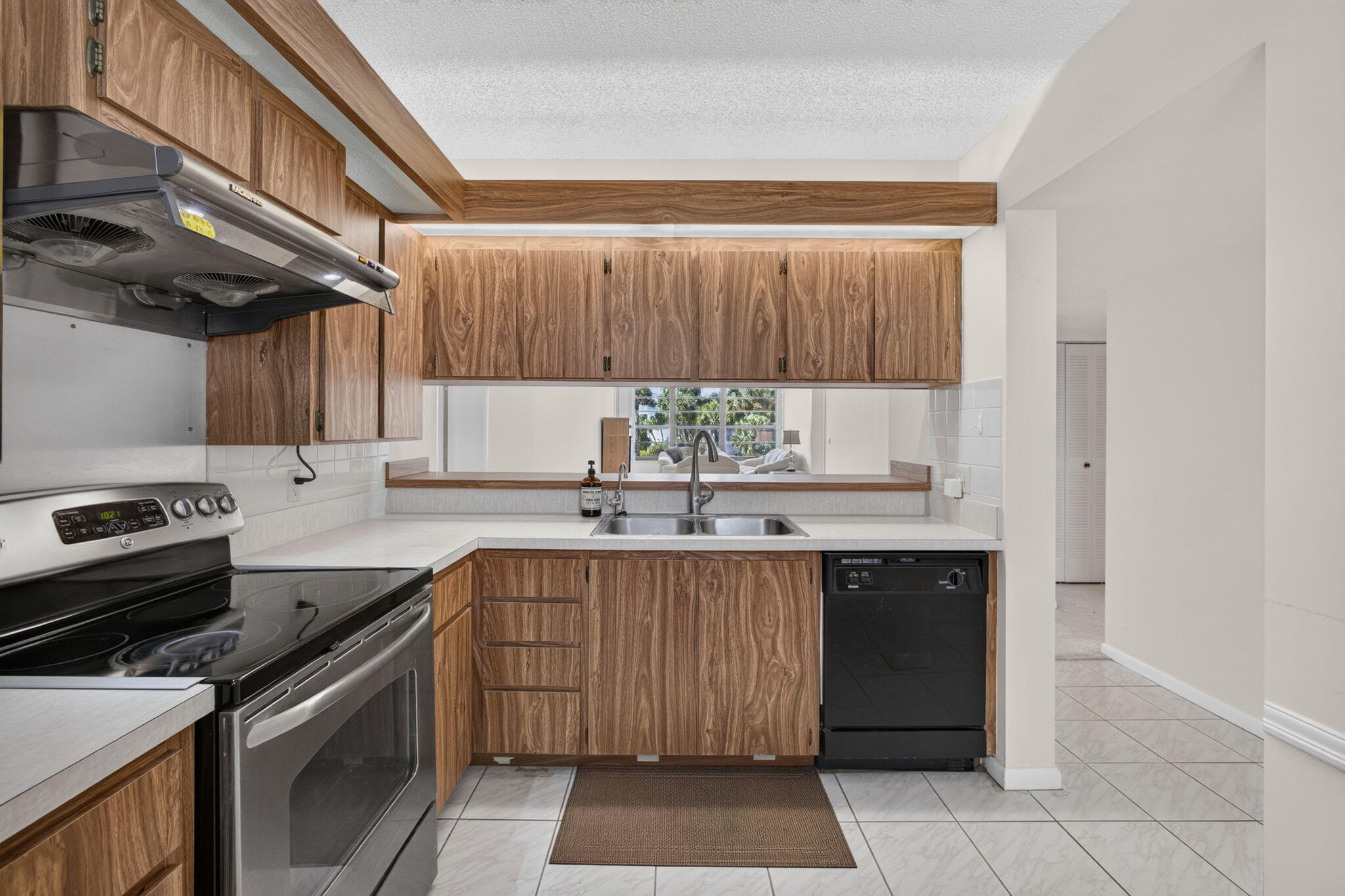3626 WHITEHALL Drive 306
