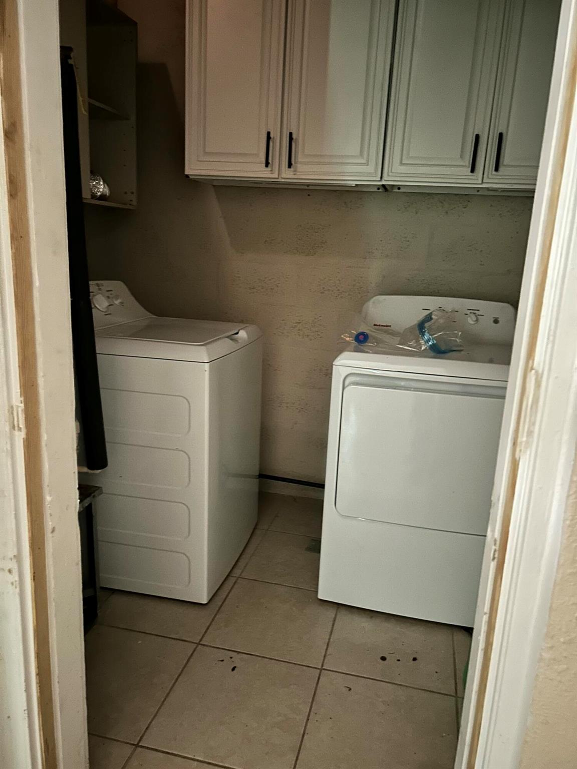 RIVER PARK-UNIT 5 BLK - Residential Lease
