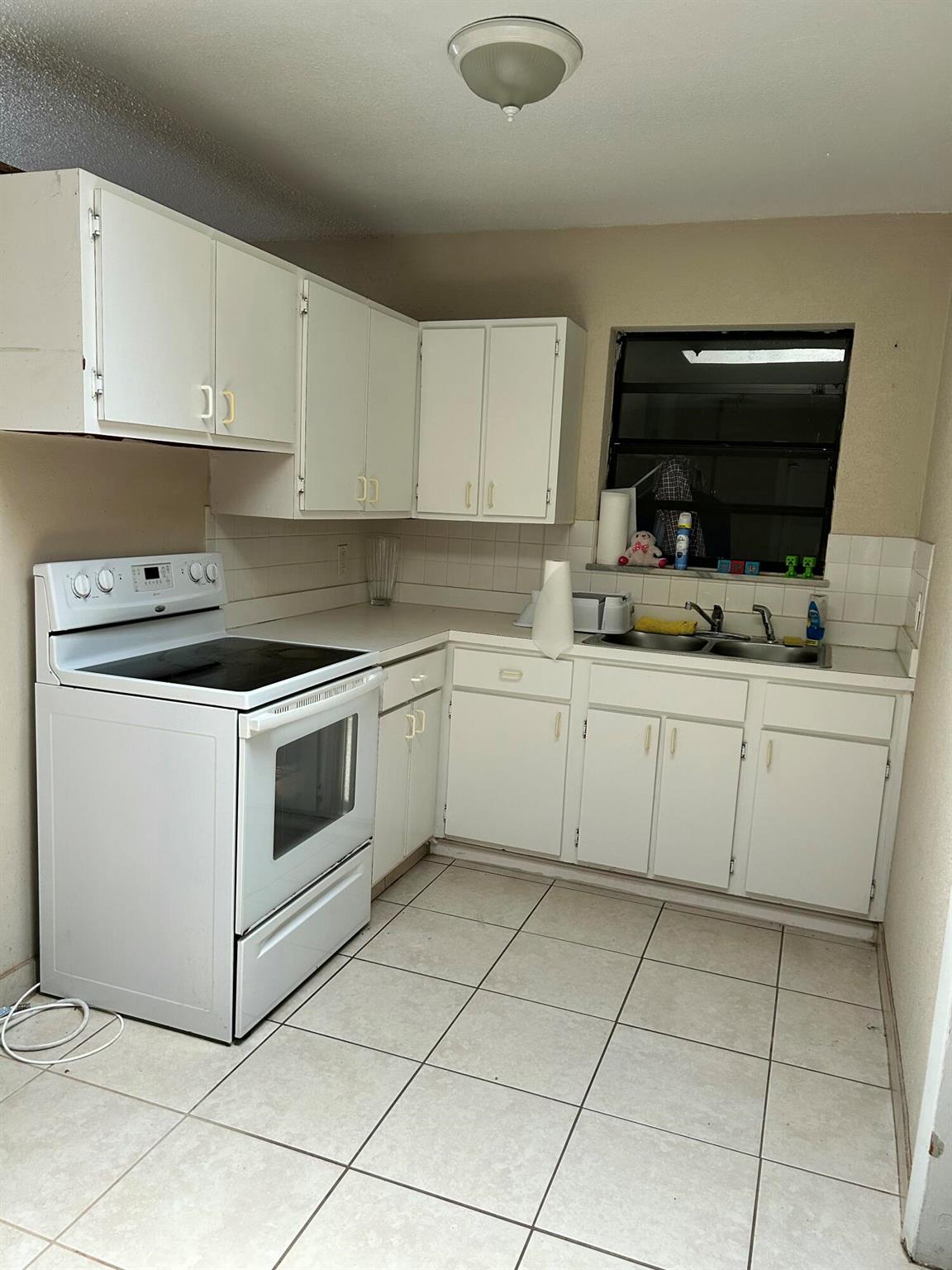 RIVER PARK-UNIT 5 BLK - Residential Lease