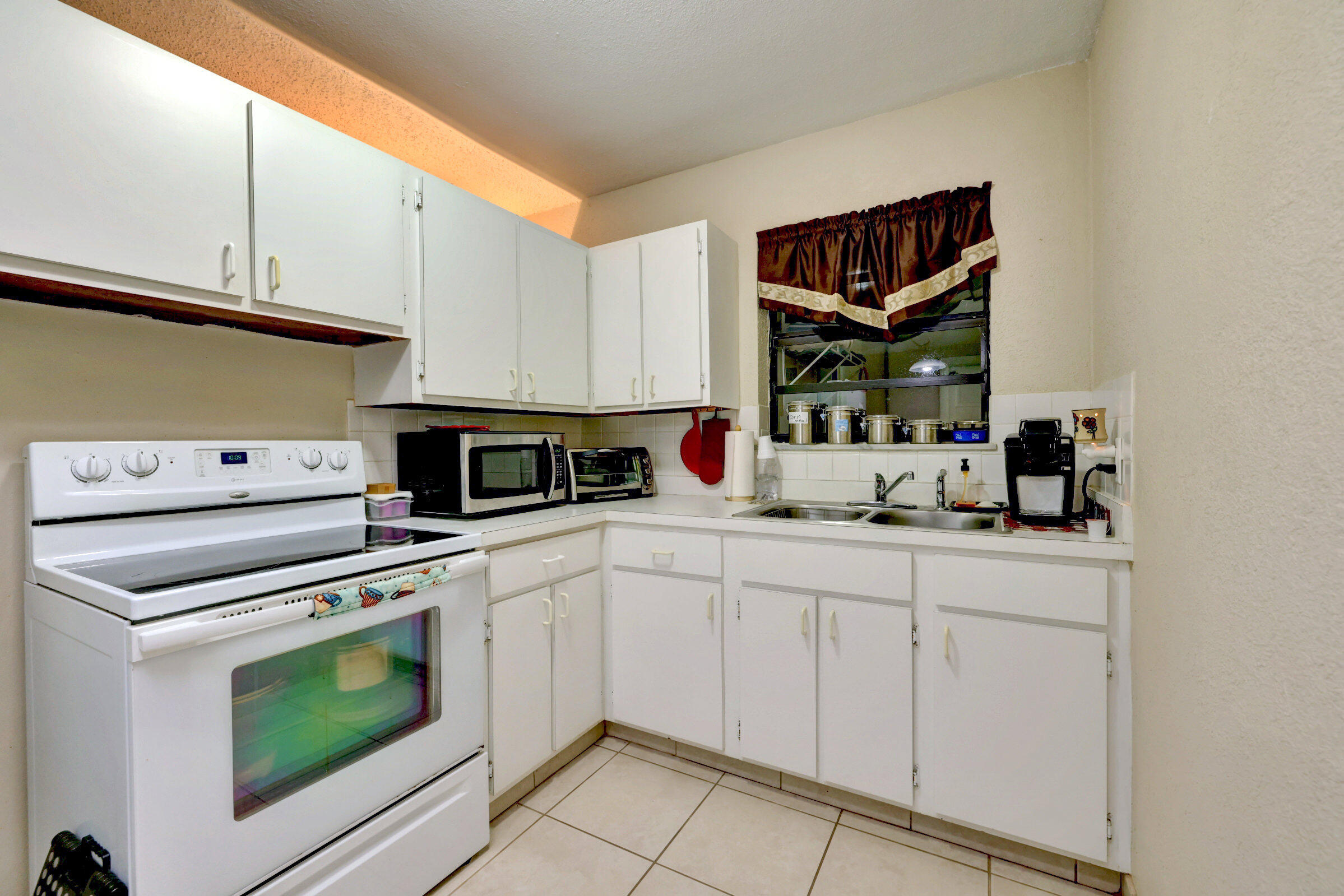 RIVER PARK-UNIT 5 BLK - Residential Lease